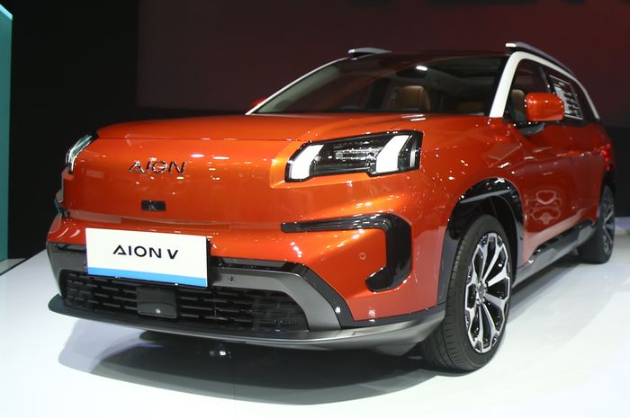 Kulkas Mini Di Kabin Jadi Andalan AION V Luxury 2026, SUV Listrik Rp 489 Juta Ini Terasa Premium