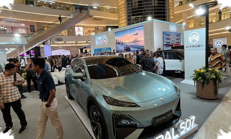 Kendaraan Listrik Bukan Sekadar Mobil Baru, Solusi Saat Pasokan BBM Terguncang