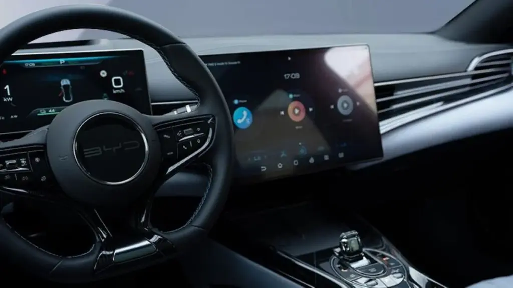 Smartphone Key Dan Layar Putar, Kabin BYD Seal 2026 Makin Praktis Dipakai Harian