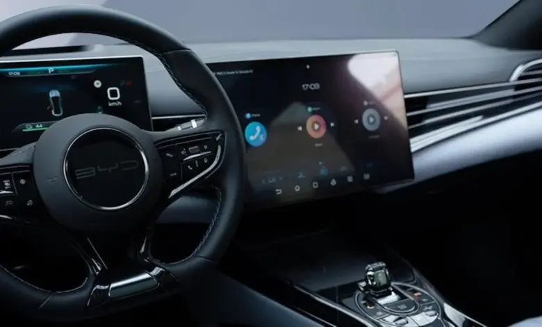 Smartphone Key Dan Layar Putar, Kabin BYD Seal 2026 Makin Praktis Dipakai Harian