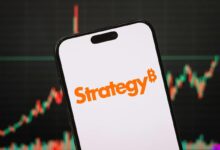 Bitcoin Tertahan Di Bawah Tekanan, Sentimen Ritel Terhadap MSTR Dan Kripto Makin Suram