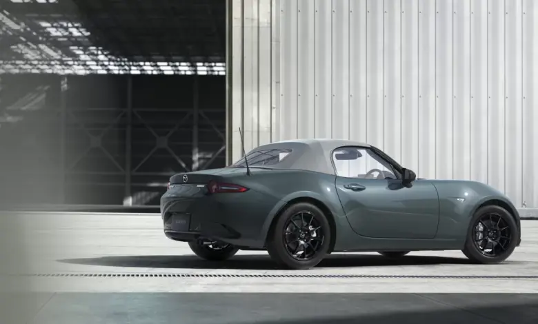 Zinc Green Metallic Jadi Warna Hijau Pertama Mazda MX-5 ND, Hadir Untuk Dua Tipe Sekaligus