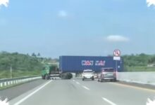 Sopir Truk Trailer Di Tol Semarang-Solo Terancam Tilang Dan Denda Ganda Setelah Putar Balik