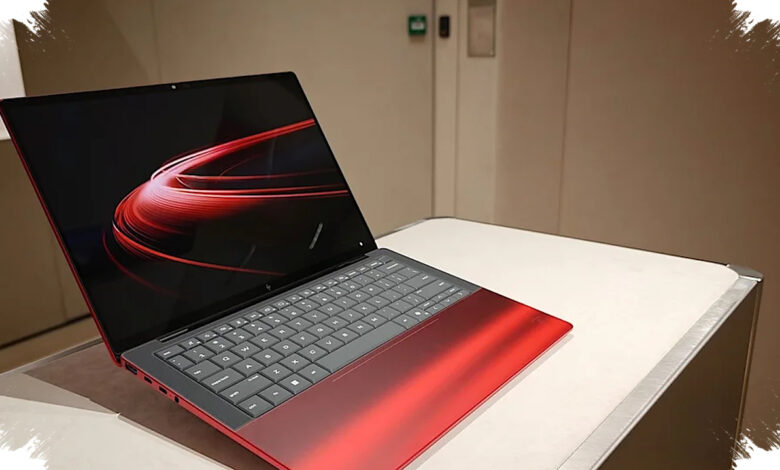 Panel Bawah Tembus Pandang, HP Scuderia Ferrari AI PC Tampil Seperti Koleksi Mesin Balap