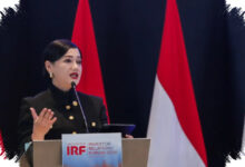 OJK Waspadai Tekanan Rupiah, Beban Utang Valas Korporasi Bisa Menjepit Debitur