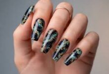 Lagoon Blue Bikin Kuku Terlihat Lebih Hidup, Dari Matte Lembut Hingga Glitter Berkelas