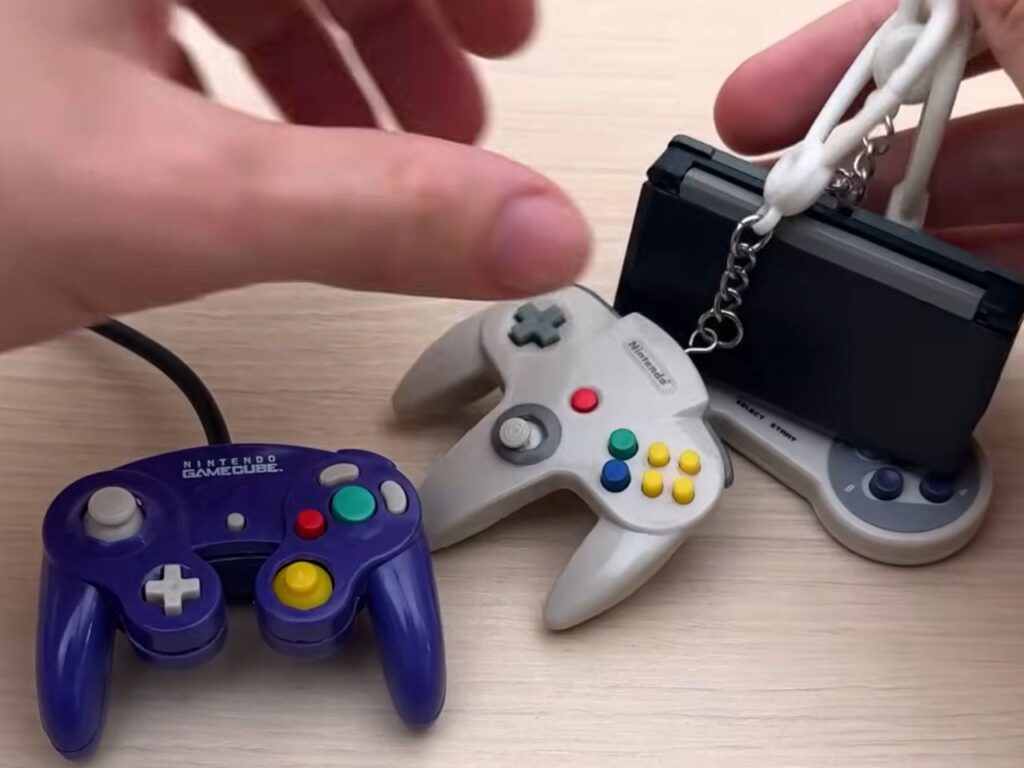 Gantungan Kunci GameCube Kecil Ini Ternyata Bisa Dipakai Bermain, Bukan Sekadar Pajangan