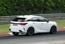 Layar Berdiri Bebas Mengubah RX 2028, Lexus Tetap Menyimpan Wajah Lamanya