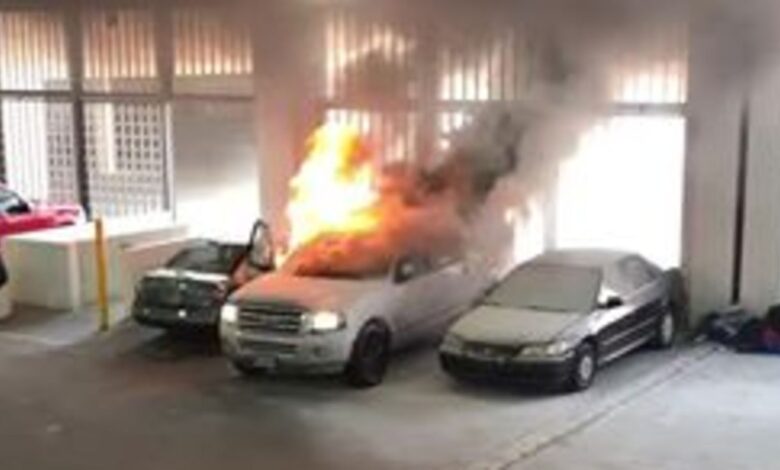 Kobaran Kecil di Parkiran Dalian Berujung 20 Mobil Baru Ludes Terbakar