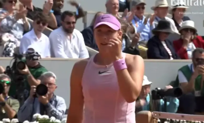 Mirra Andreeva Menang Telak di Paris, Jadi Juara Roland Garros Termuda Sejak Monica Seles