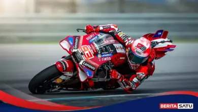 Kemenangan Ke-100 Marquez Tercipta di Hungaria, Acosta Tumbang Dalam Duel Sengit