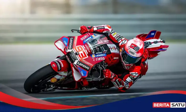 Kemenangan Ke-100 Marquez Tercipta di Hungaria, Acosta Tumbang Dalam Duel Sengit