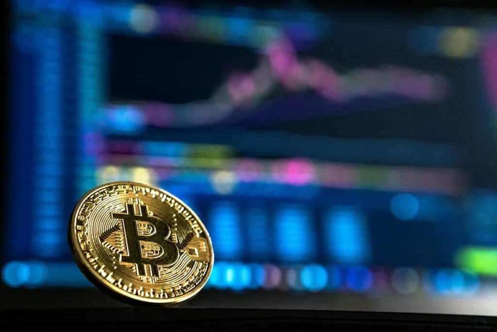 Bitcoin Bukan Uang Diam, Adam Sosnick Pakai Cadangan Kas Seperti Modal Risiko SpaceX