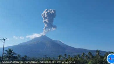 Abu Lewotobi Belum Aman, Bandara Frans Seda Maumere Masih Ditahan Tutup