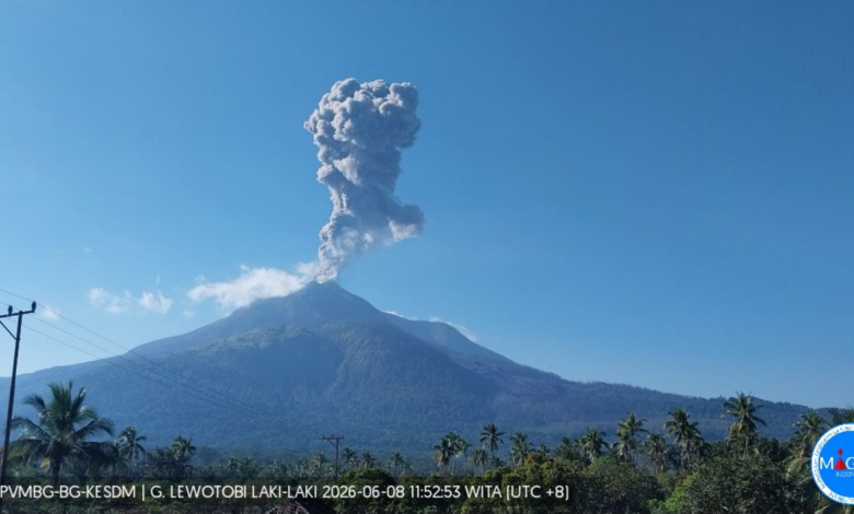 Abu Lewotobi Belum Aman, Bandara Frans Seda Maumere Masih Ditahan Tutup