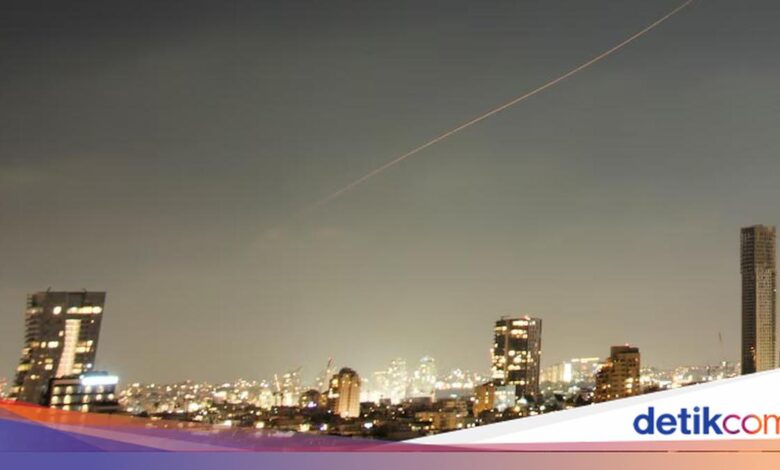 Serangan Langsung Israel-Iran Picu Ketegangan Baru, Kawasan Kian Dekat ke Perang Lebih Luas