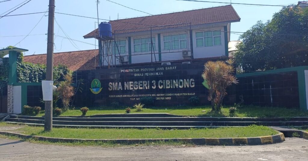Rumah Cuma 50 Meter Dari SMA Negeri, Tapi Data KK Bikin Anak Terancam Tersisih