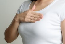 Demam, Payudara Keras, Dan Merah Saat Menyusui Bisa Jadi Tanda Mastitis Serius