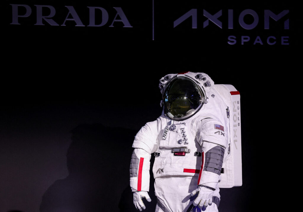 LCVG Prada Untuk NASA, Pakaian Dalam Astronot Yang Menahan Ekstrem Bulan