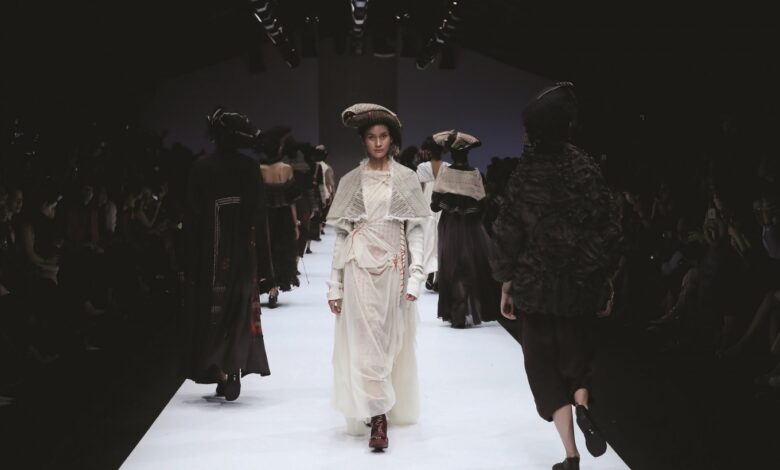 12 Finalis IYFDC 2026 Siap Bawa Ulos Sumatera Utara Naik Kelas Di BTN Indonesia Fashion Week 2026