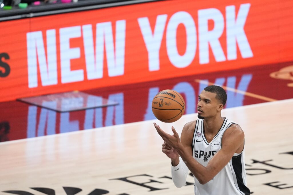 Wembanyama Tahan Spurs Tetap Hidup, Knicks Gagal Amankan Final Di Kandang Sendiri