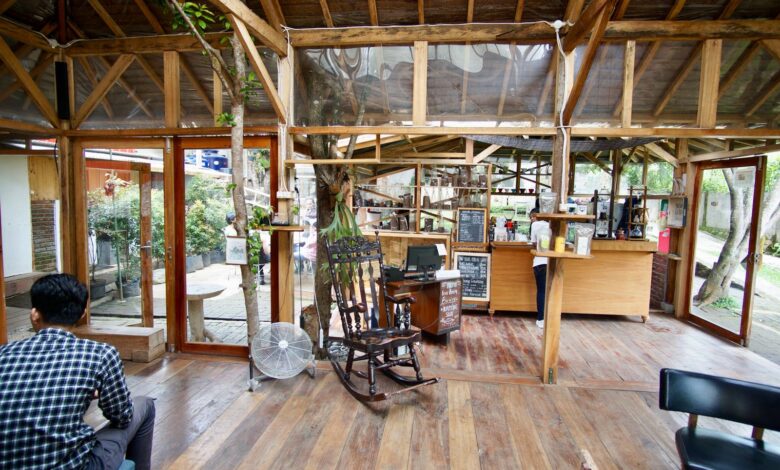 Lima Tempat Ngeteh di Bandung Ini Tawarkan Nuansa Homey Hingga Jejak Sejarah Teh