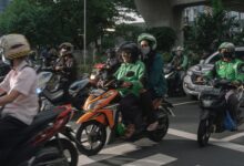 Pengemudi Paruh Waktu Paling Tertekan, Grab Dan Gojek Hentikan Paket Hemat