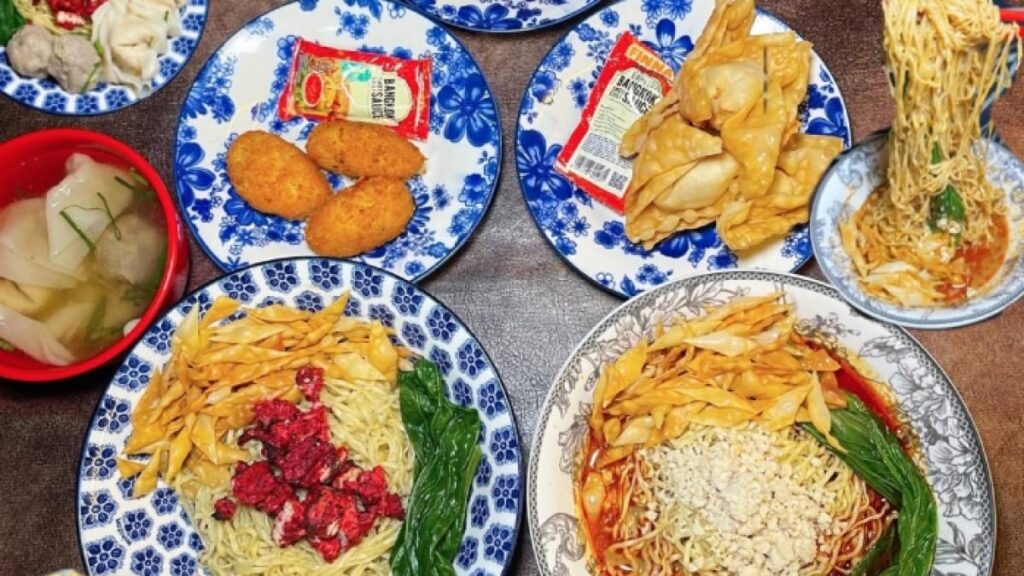 Dari Kuah Medok Sampai Mie Bakar Smokey, 5 Mie Ayam Solo Ini Diburu Mulai Rp 8.000