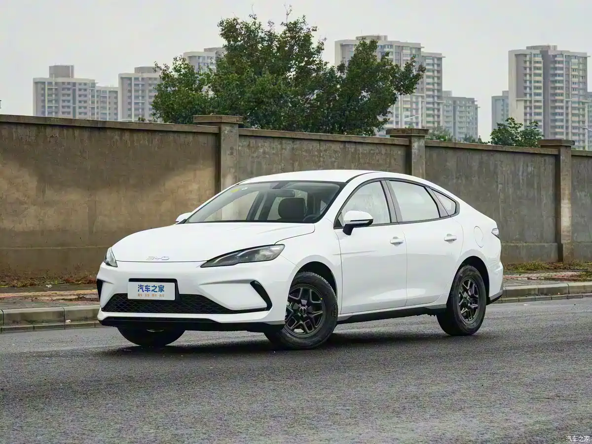 BYD Seal 2026 Bisa Menjadi Sumber Listrik Senyap, Fitur 3,3 kW Ini Mengejutkan
