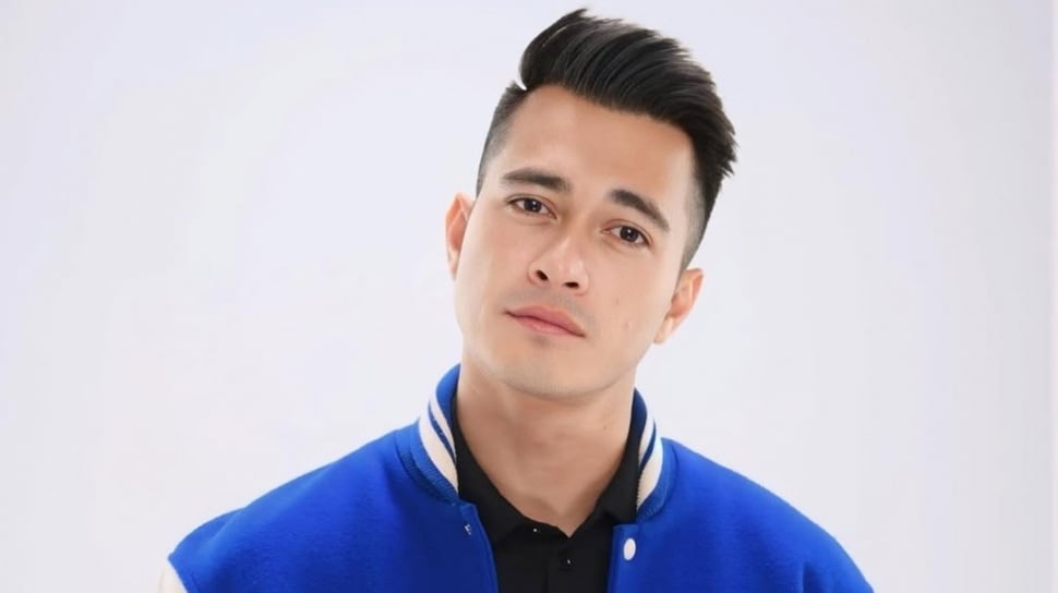 Eza Gionino Tonjok Roby Tremonti di Depan Wartawan, Duel Panas Makin Memanas