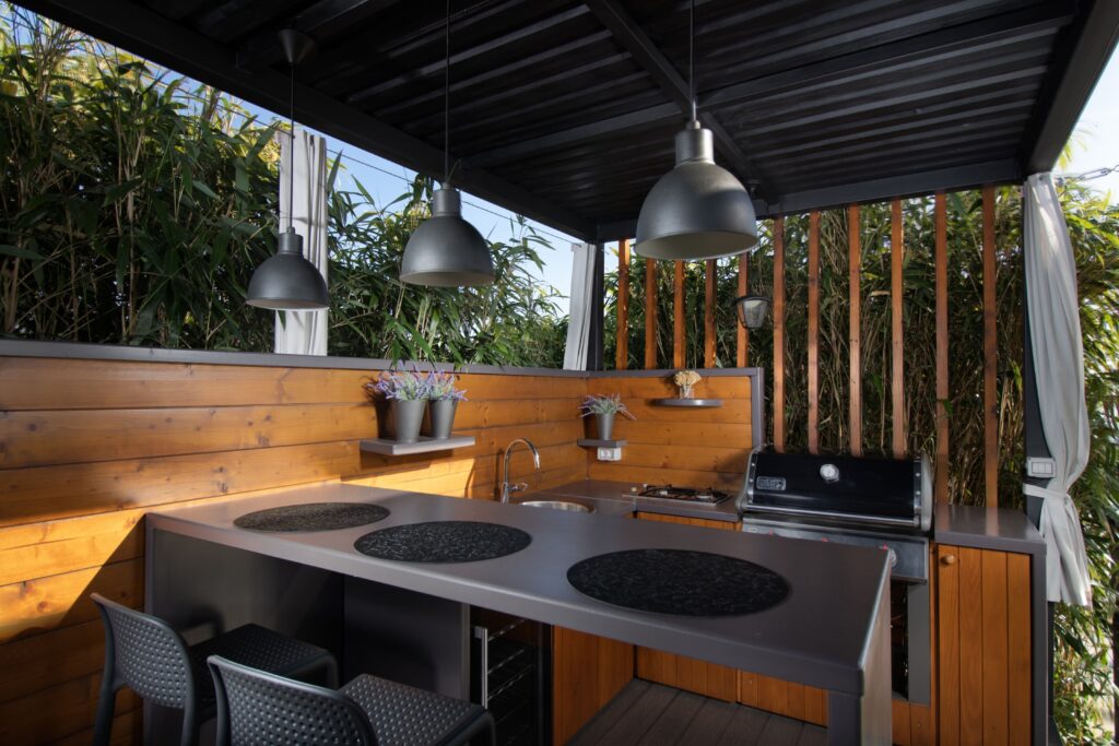 9 Desain Dapur Baja Ringan di Sudut Belakang Rumah, Lapang dan Tetap Rapi