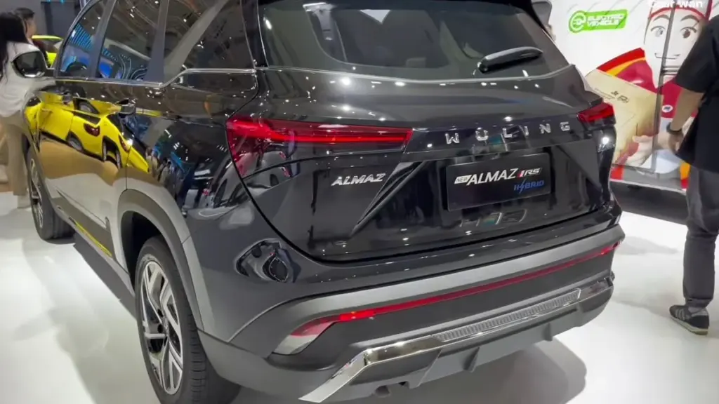 Harga Mulai Rp388,5 Juta, Wuling Almaz RS 2026 Menawarkan ADAS yang Sulit Ditolak