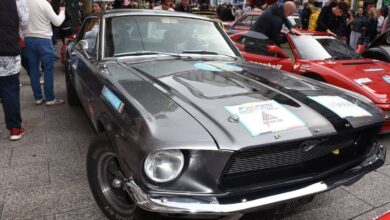 50 Mobil Klasik Turun ke Malaga, Konvoi Ini Bawa Harapan untuk Anak Sakit