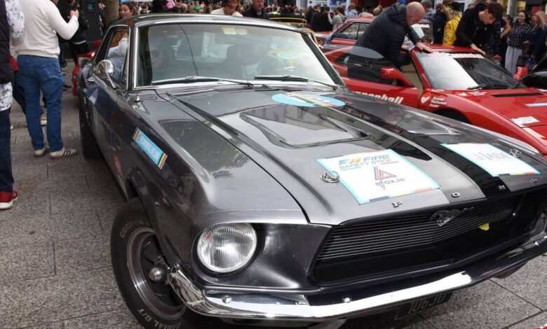 50 Mobil Klasik Turun ke Malaga, Konvoi Ini Bawa Harapan untuk Anak Sakit