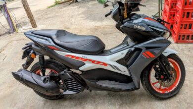 Tarikannya Bikin Skutik Biasa Tertinggal, Yamaha Aerox 155 Tampil Serius di Jalan
