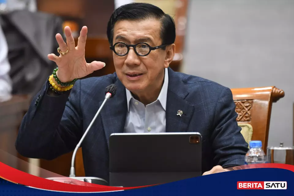 Penagihan Pinjol Tak Boleh Teror Keluarga, Yasonna Minta Etika Dijaga