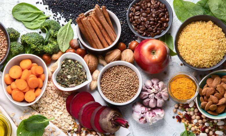 7 Makanan dan Minuman Detoks Sederhana yang Bisa Bikin Tubuh Terasa Lebih Ringan