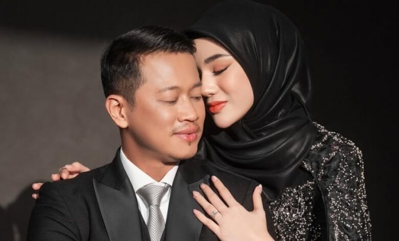Rujuk Setelah Mediasi Tiga Pekan, Clara Shinta dan Alexander Assad Akhiri Gugatan Cerai