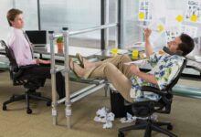 5 Kebiasaan Kantor yang Diam-Diam Membuat Kamu Lebih Disegani Rekan Kerja