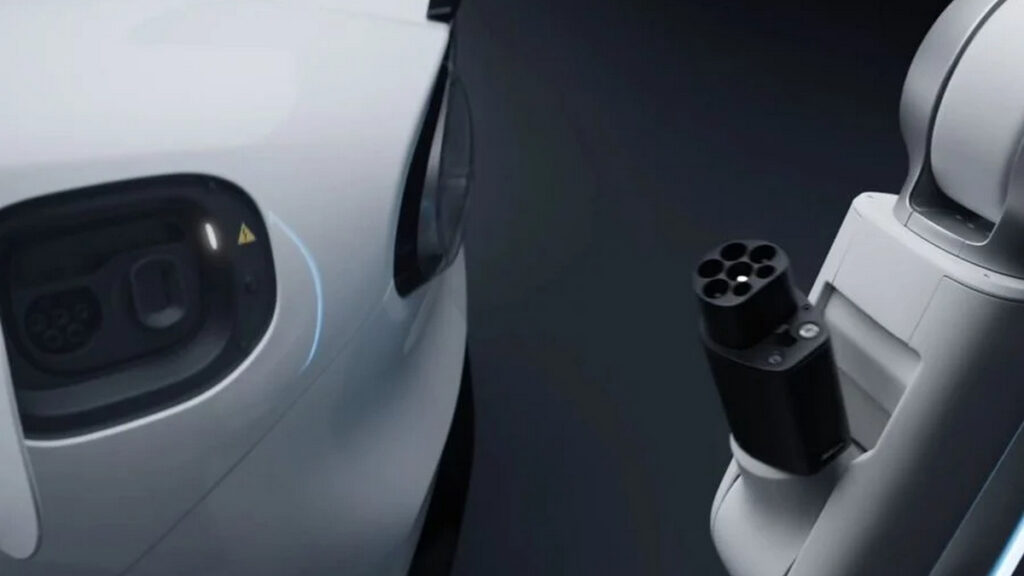 Xiaomi Tunjukkan Lengan Robot Pengisi Daya EV, Mobil Listrik Bisa Cas Tanpa Sentuh