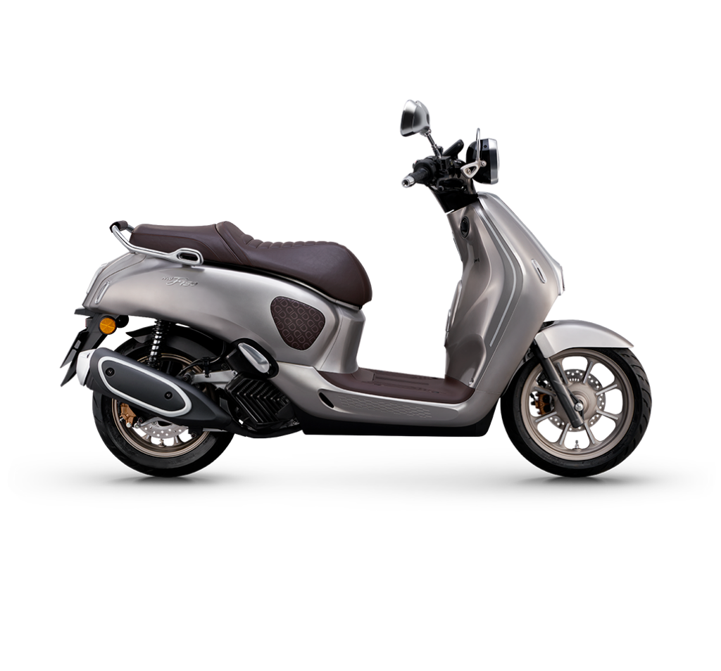 Honda NWF150 2026 Langsung Beda, Skutik Retro Ini Bawa Dashcam dan Radar