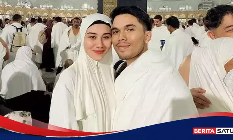 Thariq Dan Aaliyah Mengaku Terjebak, Biaya Umrah Tetap Terkuras Besar