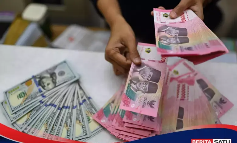 Dolar AS Kembali Menekan Rupiah, Pagi Ini Tembus Rp 17.959