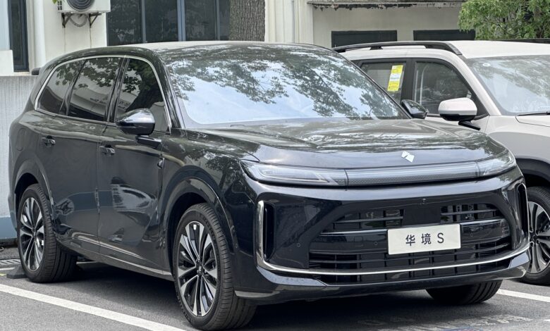 Huajing S Tawarkan 235 Km Listrik Murni, Kabin Huawei Ini Bikin Pasar Indonesia Menoleh