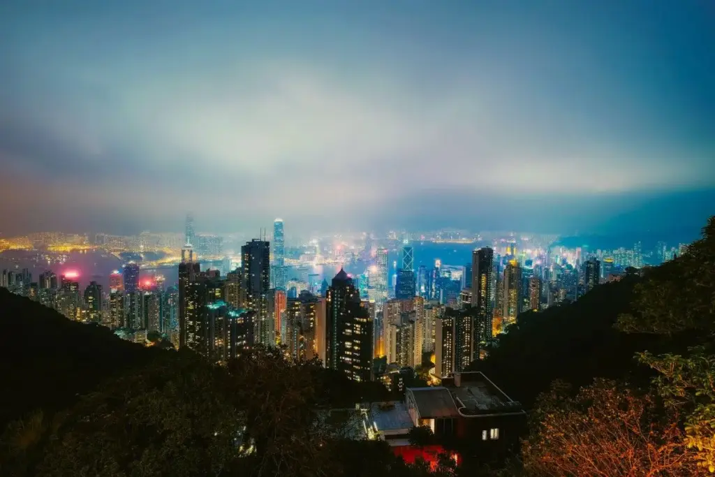 Hong Kong Jadi Pusat Arus Modal Baru, E Fund dan Hainan Bidik Teknologi