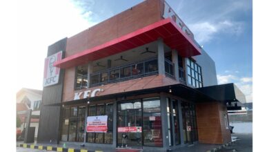 Palu Pasang Spanduk Sanksi di Seluruh Gerai KFC, Pajak Restoran Berulang Kali Telat Disetor