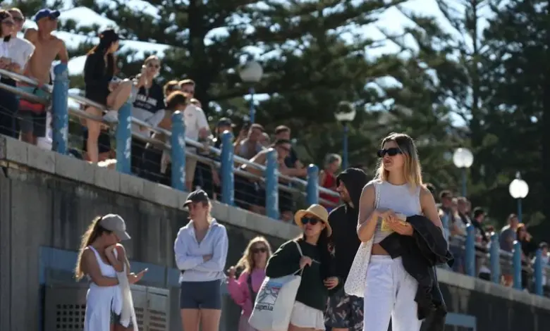 Serangan Hiu di Coogee Beach, Peselancar 30 Tahun Alami Luka Berat di Lengan dan Kaki