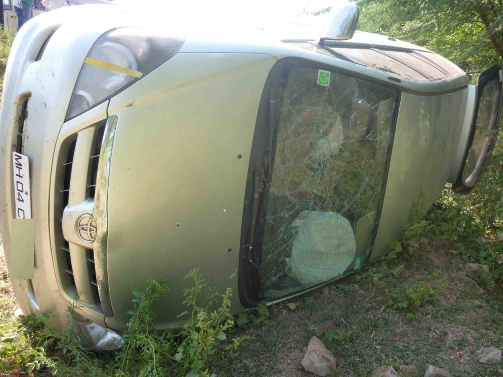 Fortuner Di Tanah Abang Dikepung Warga, Kaca Depan Hancur Dilempari Batu