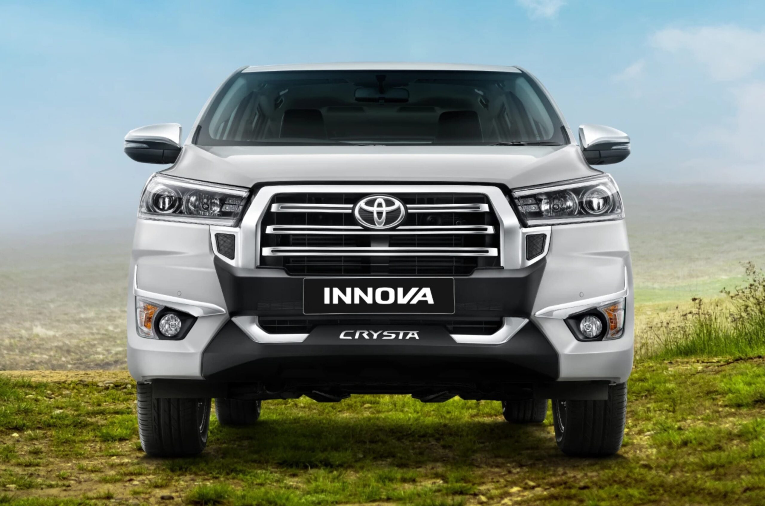 Innova Crysta Facelift 2026 Tampil Makin Tegas, Gril Depannya Kini Bawa Nuansa Land Cruiser