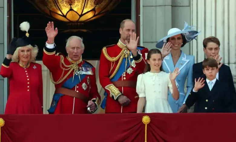Balutan Tradisi dan Sorak Publik, Trooping the Colour Tampilkan Suksesi Kerajaan di London